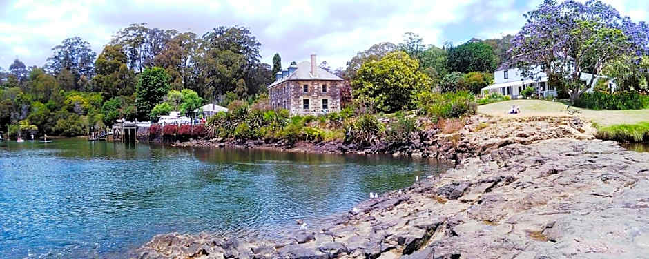 Colonial House Motel