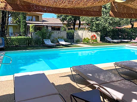 Logis Hôtel La Bastide De Grignan & Restaurant La Chênaie