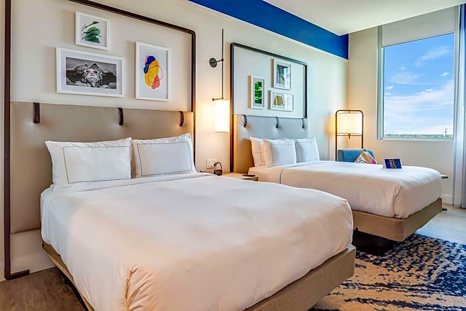 Serena Hotel Aventura, Tapestry Collection By Hilton