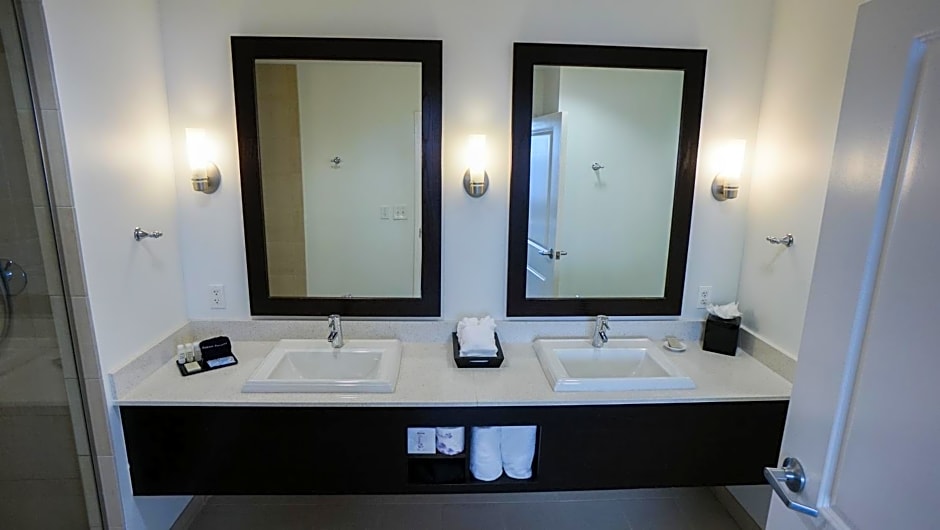 The Banyan Hotel Fort Myers, Tapestry Collection by Hilton
