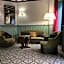 The Old Hotel Ravel Centre