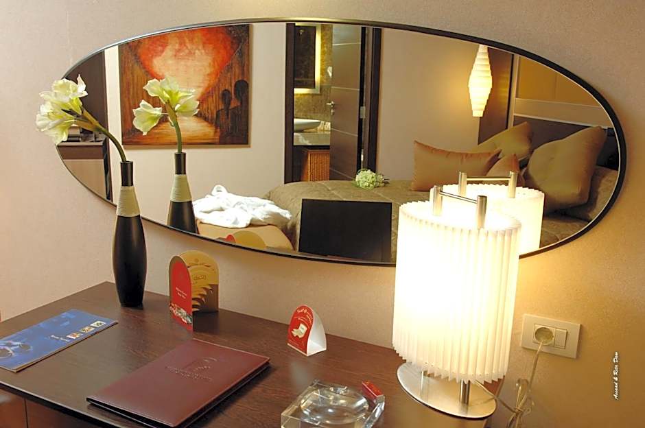 Regency Palace Hotel