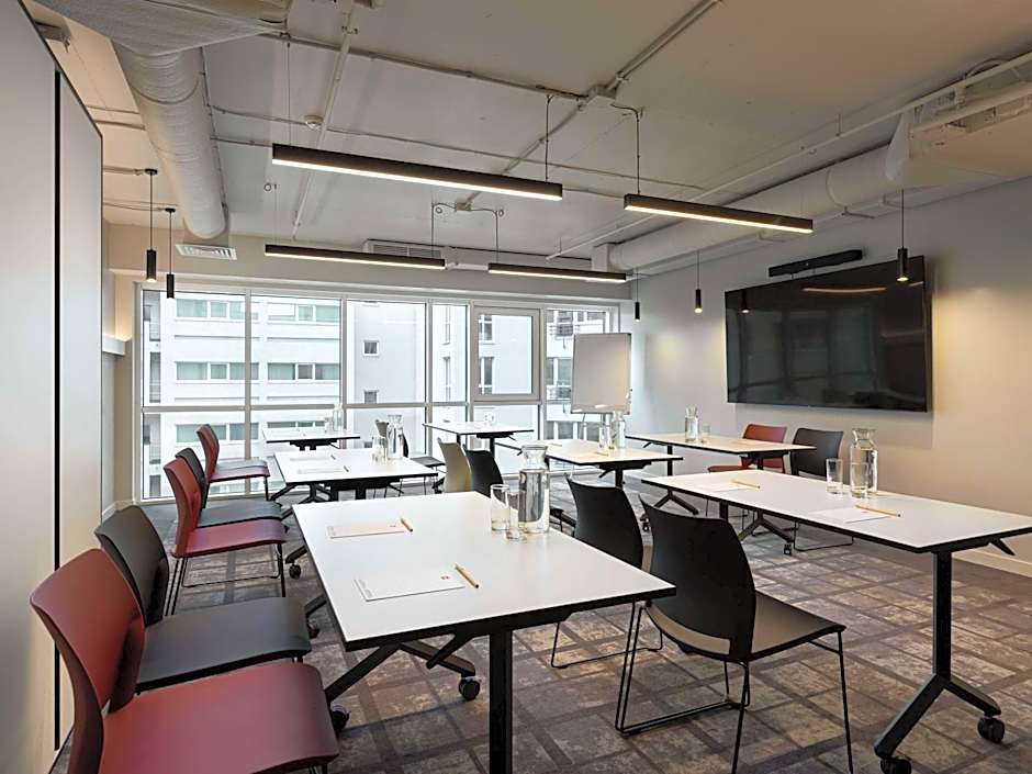 ibis Kyiv Beresteiska