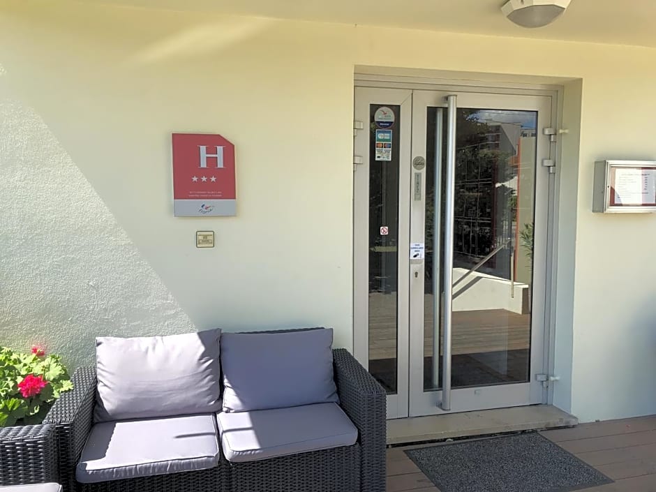 Adonis Lyon Est Hôtel Artys