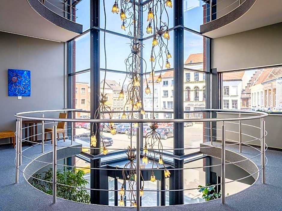 Budget Rooms by Ghent River