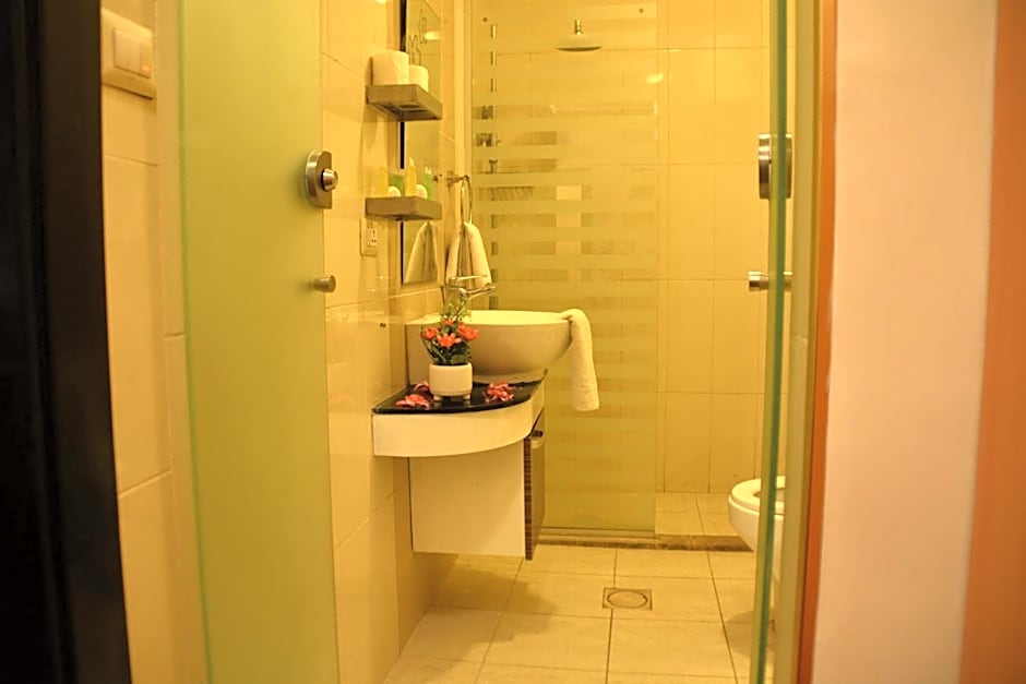 Sama Paris Plaza Hotel