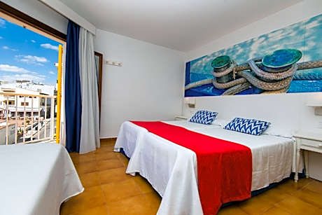 Triple Room with Sea View