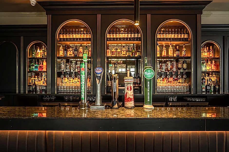 Crover House Hotel & Golf Club