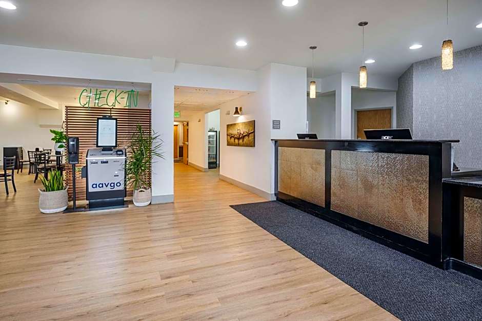 Best Western Plus Peppertree Airport Inn