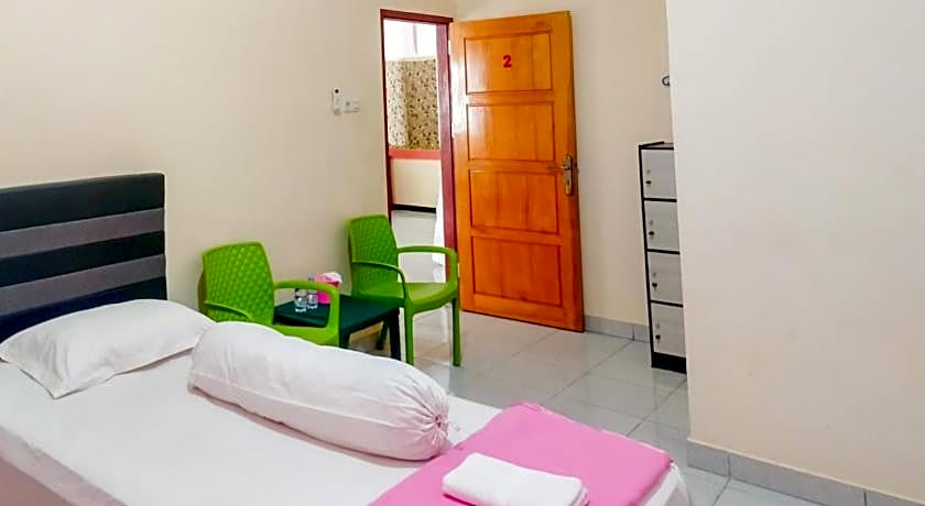 RedDoorz @ Makarios Hotel Poso