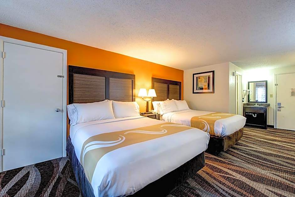 Quality Inn Creekside - Downtown Gatlinburg