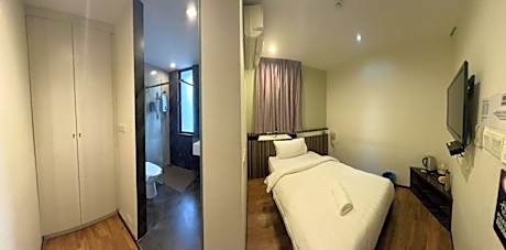 Deluxe Single Room