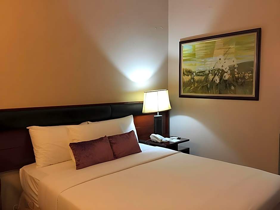 Allure Hotel & Suites