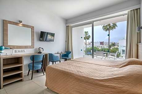 Deluxe Room with Pool View