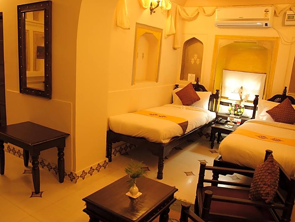Hotel Sirsi Haveli