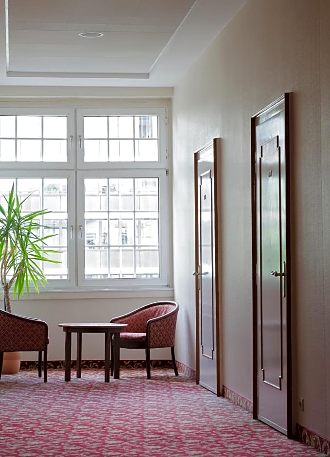 Centro National Frankfurt, Trademark Collection by Wyndham