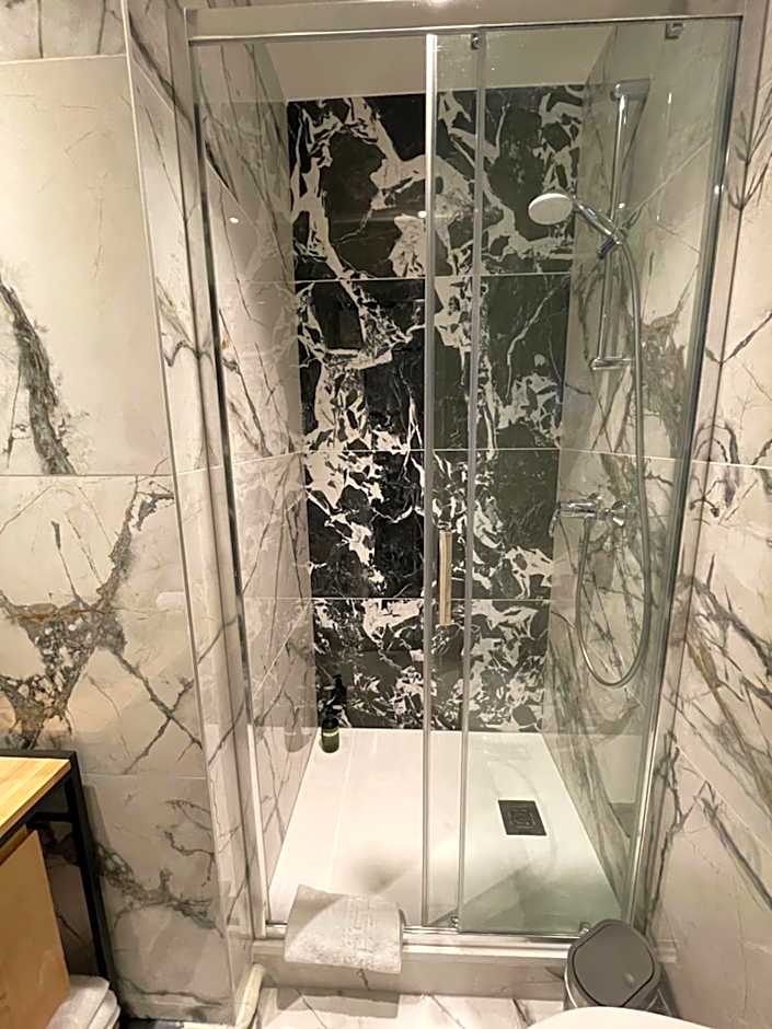 Urban Jungle Hotel Orleans --- ex Grand Hotel