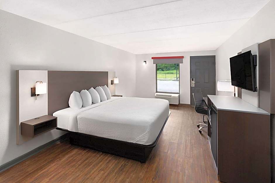 Ramada by Wyndham Bainbridge