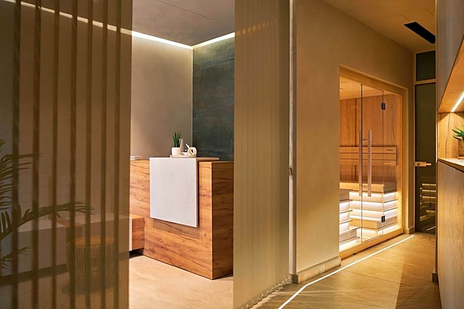 Kavos Hotel & Suites