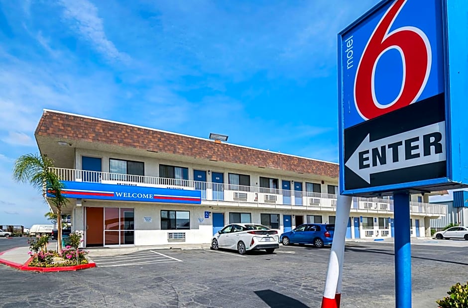 Motel 6 Lost Hills / Buttonwillow Racetrack
