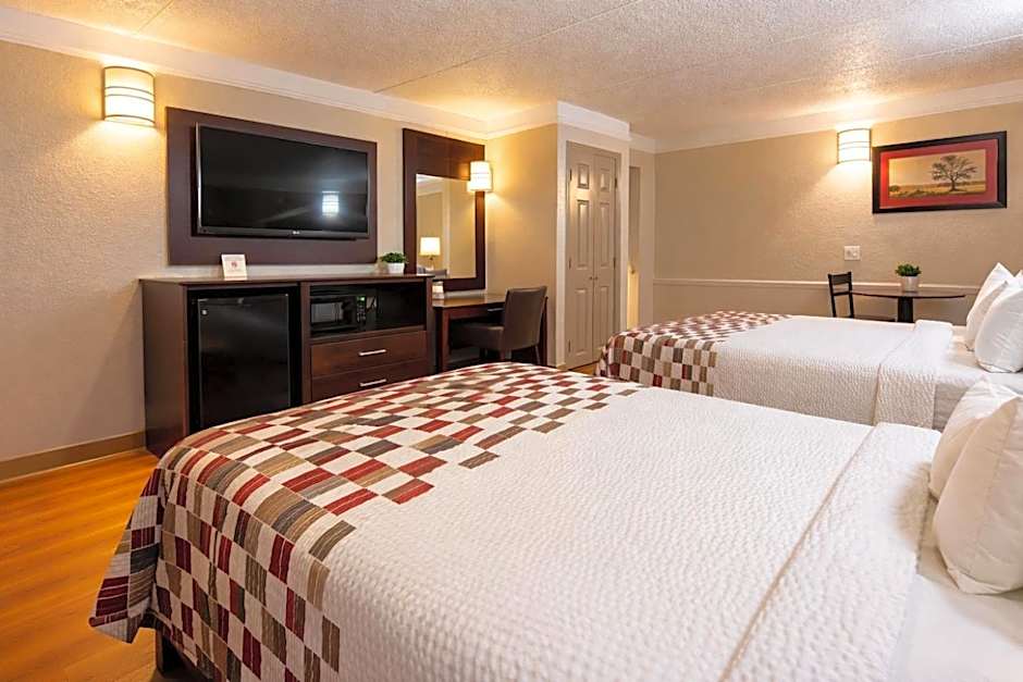 Red Roof Inn & Suites Houston - Hobby Airport