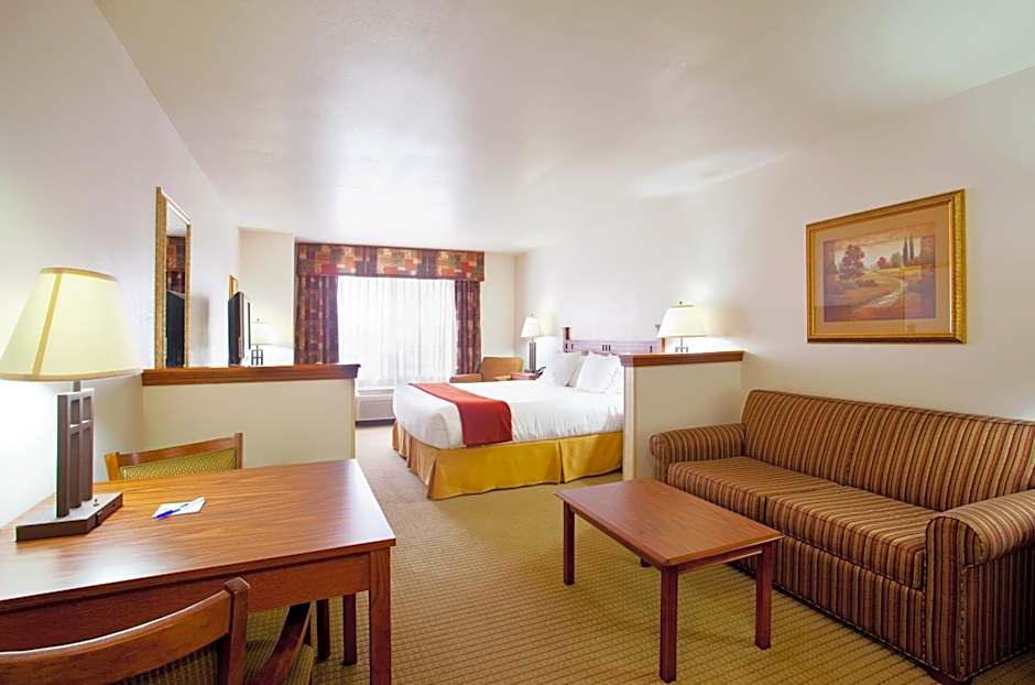 Photo 1 of 4 of 1 Bedroom Suite