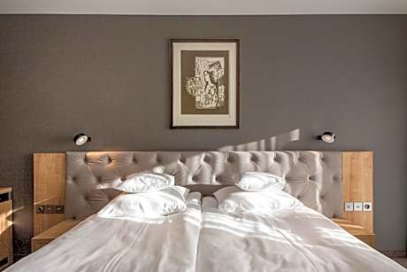 Classic Double Room with Mountain View