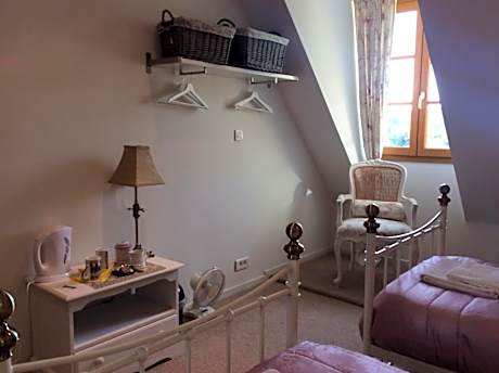 Twin Room with Shower