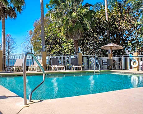Comfort Suites Clearwater - Dunedin