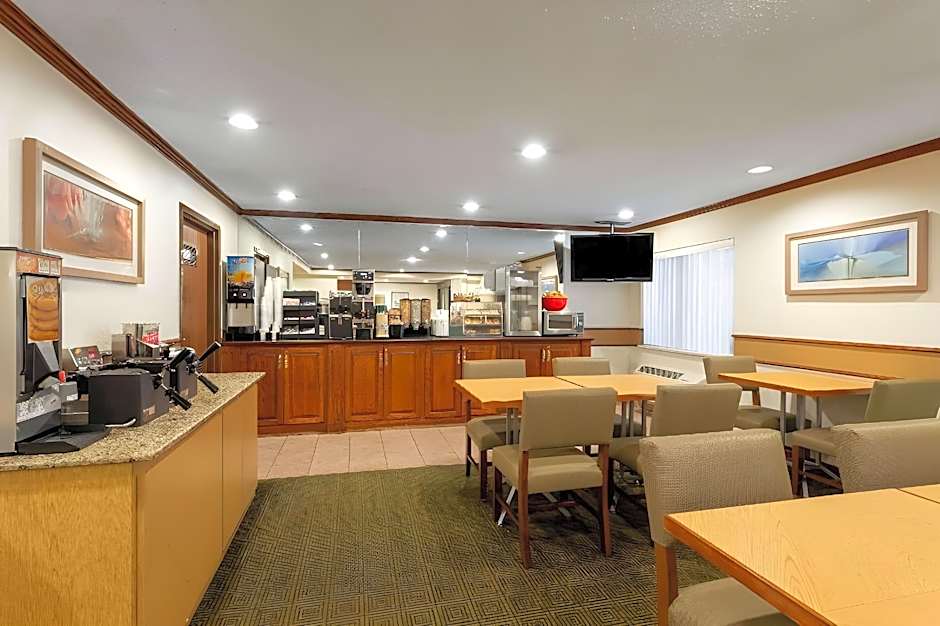 Norwood Inn & Suites Indianapolis East Post Drive
