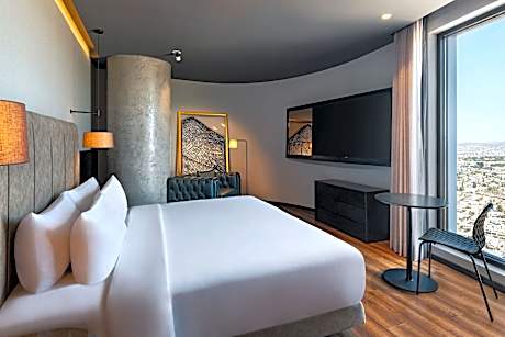 Standard, Guest room, 1 King, City view