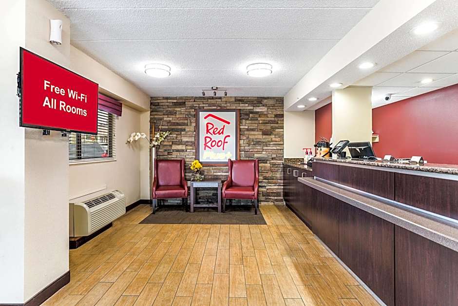 Red Roof Plus Nashville North - Goodlettsville