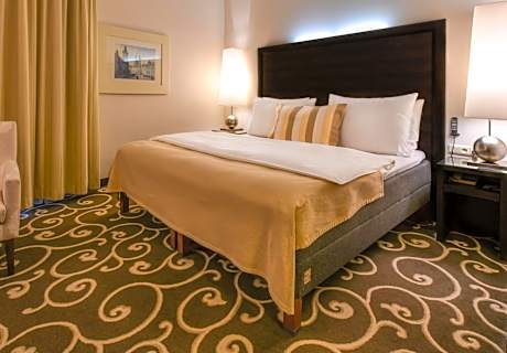 Double or Twin Room with City View