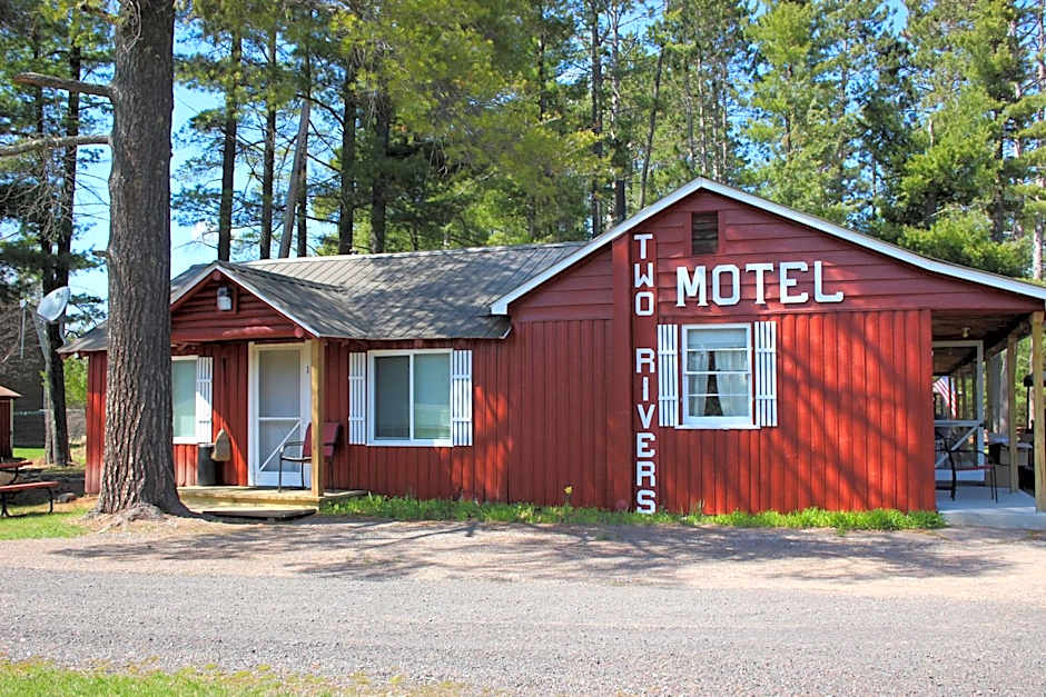 Two Rivers Motel and Cabins of Kenton, MI