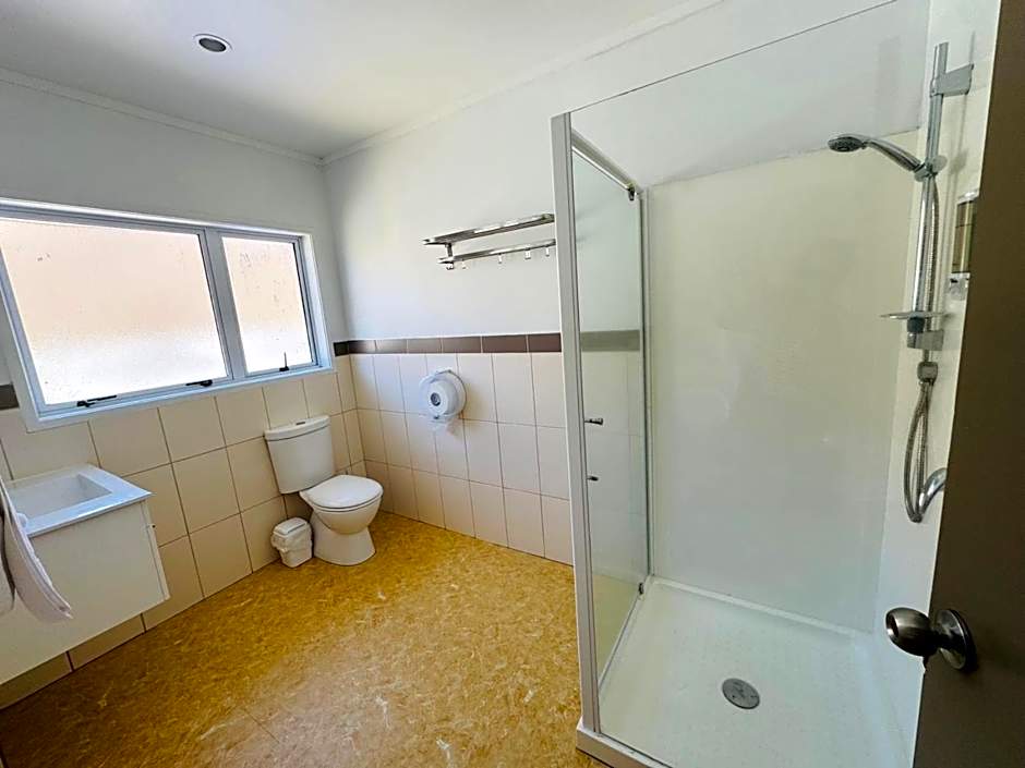 Apex On Fenton Motel