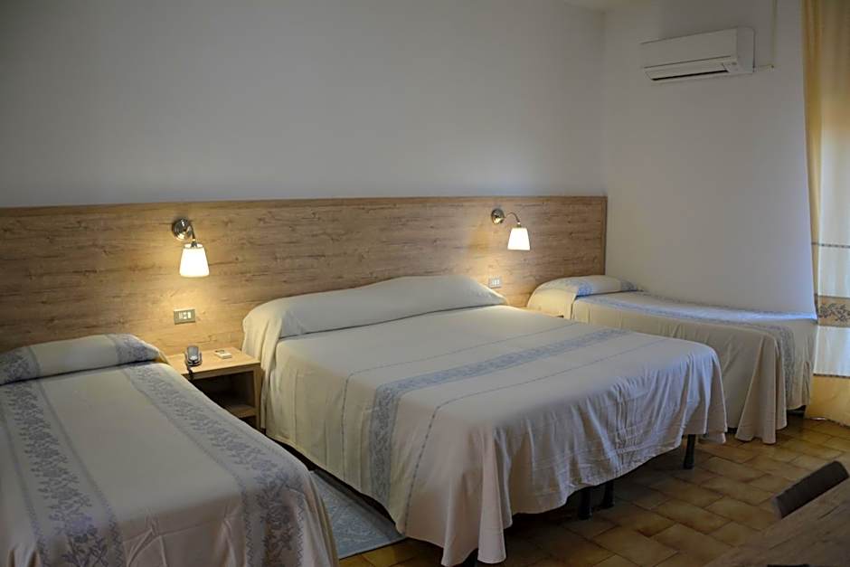 Photo 1 of 6 of Quadruple Room