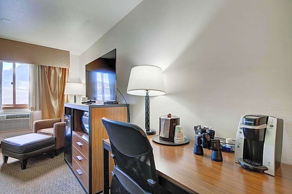 Ridgeline Hotel at Yellowstone, an Ascend Collection Hotel