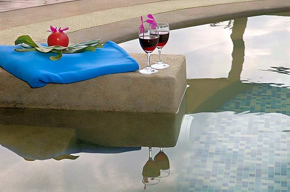 Oriental Crystal Hotel