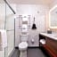 Holiday Inn & Suites Farmington Hills - Detroit NW, an IHG Hotel By IHG