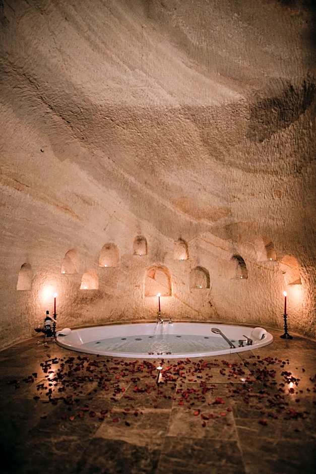 Solem Cave Suites