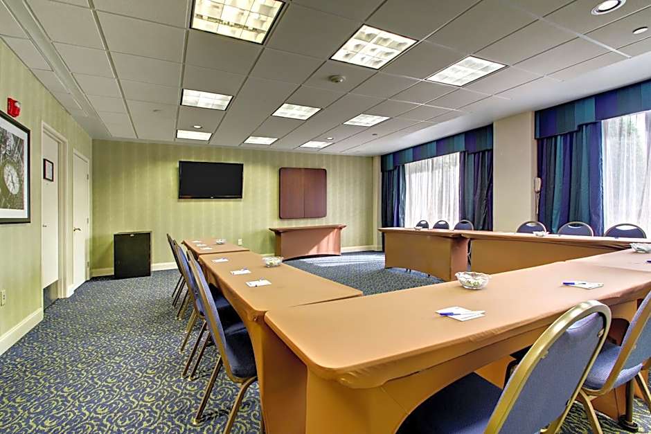 Holiday Inn Express Atlanta-Kennesaw By IHG