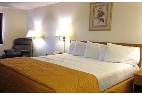 Capital O Amerihost Inn and Suites Mexico Hwy 54 MO