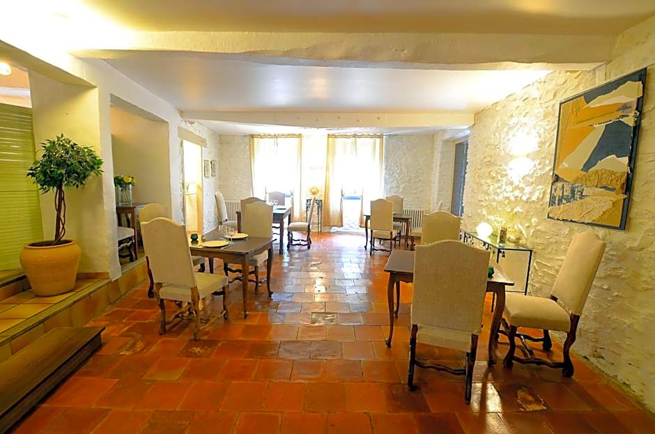 Logis Hôtels - Hôtel Restaurant du Midi