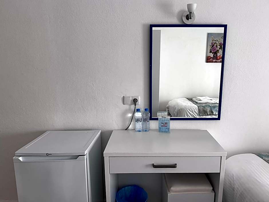 White and Blue Bodrum – Bodrum, MI