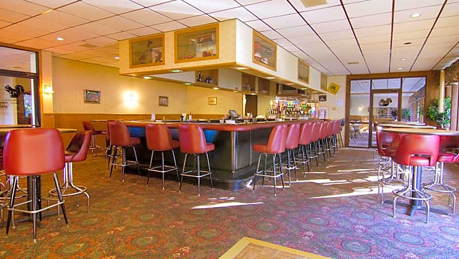 Voyageur Inn And Conference Center