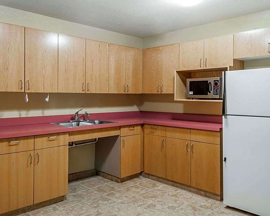 Quality Inn & Suites Albuquerque West