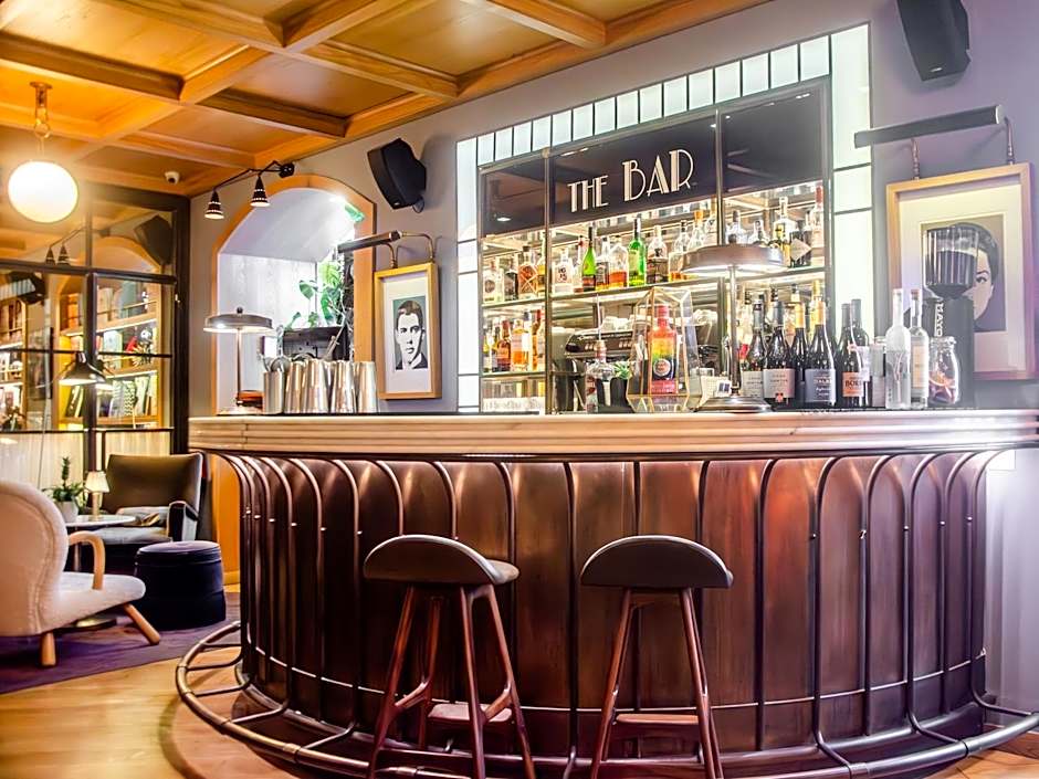 Browns Central Hotel