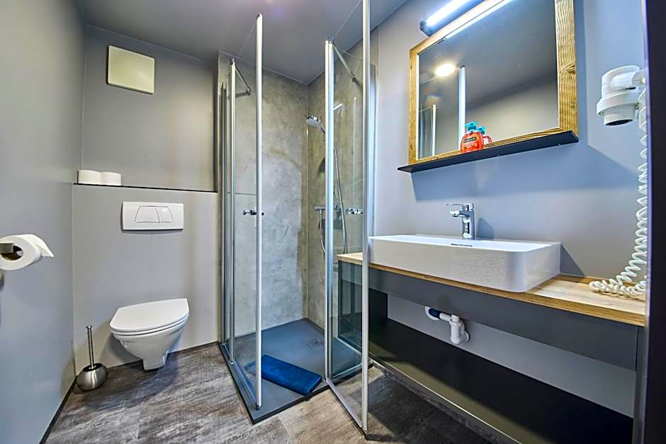 Eibinghof BED & BREAKFAST & SWIM Frühstück Pension
