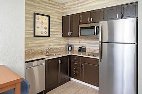 Studio, 1 Queen, Sofa bed