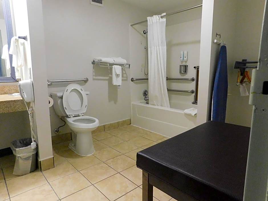 Quality Inn & Suites Hanes Mall